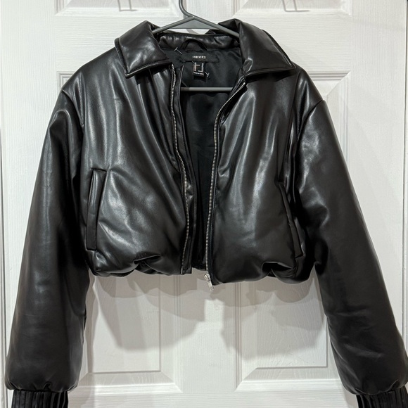 Forever 21 Black Faux Leather Cropped Jacket - Picture 1 of 2